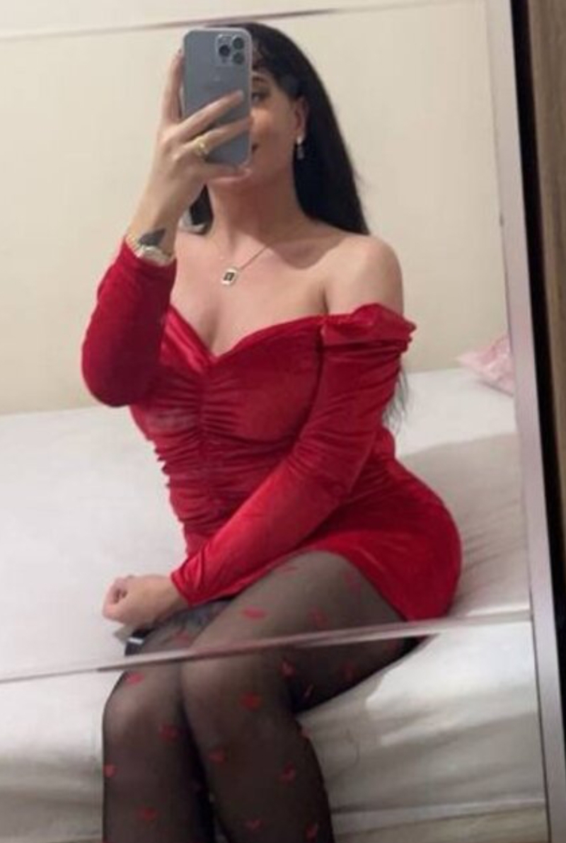Şirinevler Travesti; Şirinevler'de Aktif Travestiler: Cesur ve Cazibeli
